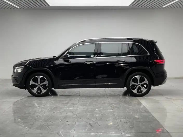 Mercedes-Benz GLB 2023 Model GLB 220 Fashion Model – фото 4
