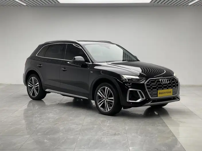 Audi Q5L 2022 Model 40T Luxury Dynamic Model – фото 3