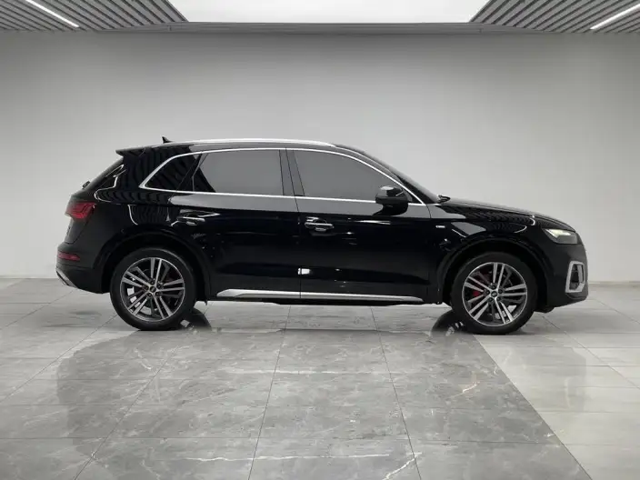 Audi Q5L 2022 Model 40T Luxury Dynamic Model – фото 8