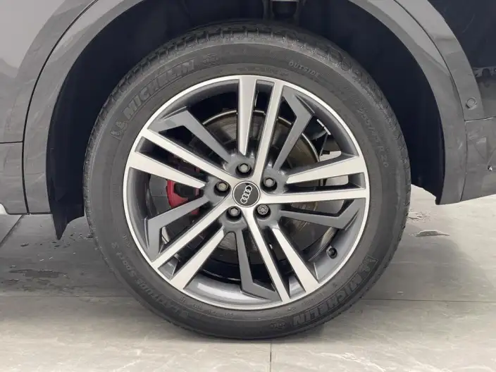Audi Q5L 2022 Model 40T Luxury Dynamic Model – фото 9