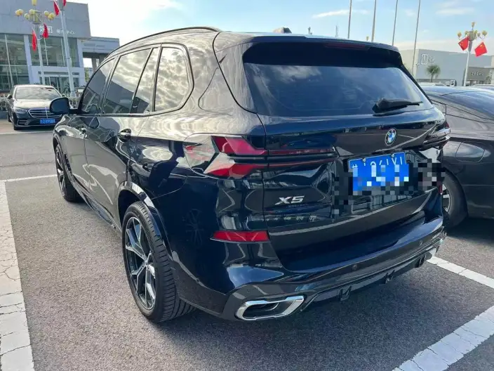 BMW X5 2025 Model xDrive30Li Exclusive Model M Sports Night Set – фото 4