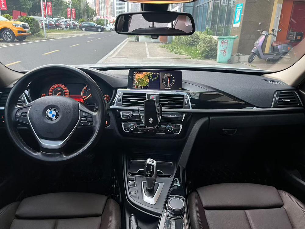 BMW 3 Series 2019 320Li Style – фото 7