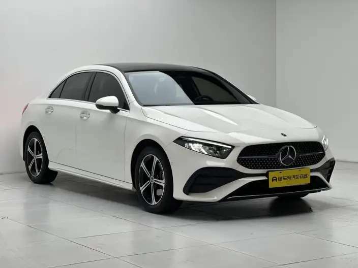 Mercedes-Benz A-class 2024 Model Facelift II A 200 L Fashion Edition – фото 3