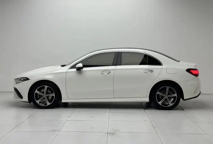 Mercedes-Benz A-class 2024 Model Facelift II A 200 L Fashion Edition – фото 4