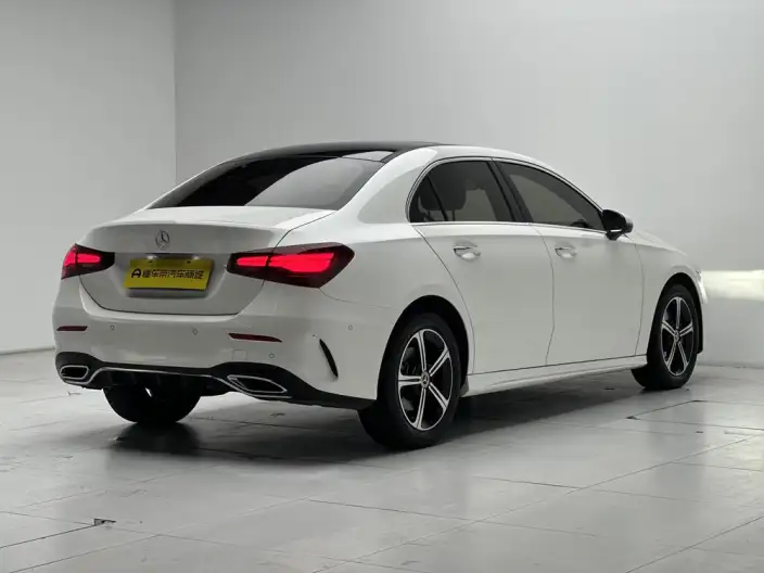 Mercedes-Benz A-class 2024 Model Facelift II A 200 L Fashion Edition – фото 7