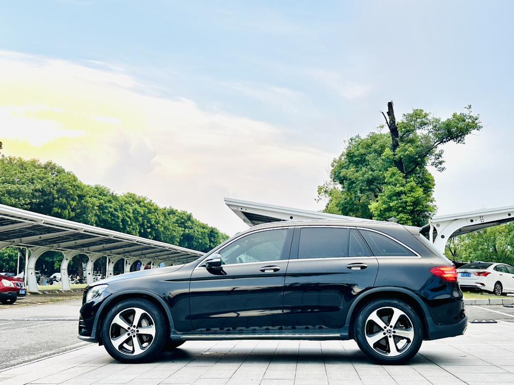 Mercedes-Benz GLC Модель 2018 года комплектация GLC 260 4MATIC Luxury – фото 4