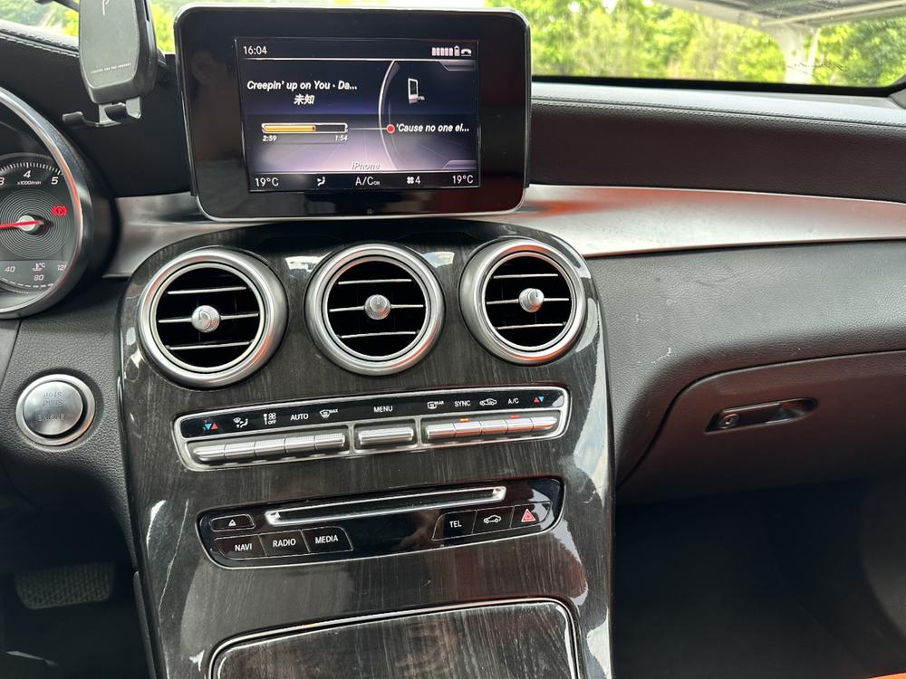 Mercedes-Benz GLC Модель 2018 года комплектация GLC 260 4MATIC Luxury – фото 11