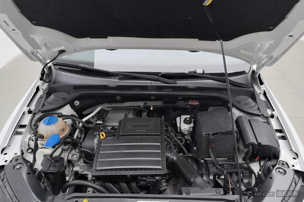 Volkswagen Sagitar 2015 1.6L Manual Comfort – фото 5