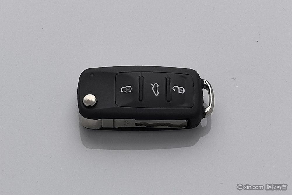 Volkswagen Sagitar 2015 1.6L Manual Comfort – фото 6