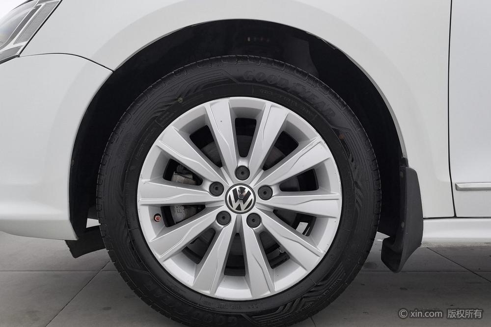 Volkswagen Sagitar 2015 1.6L Manual Comfort – фото 8