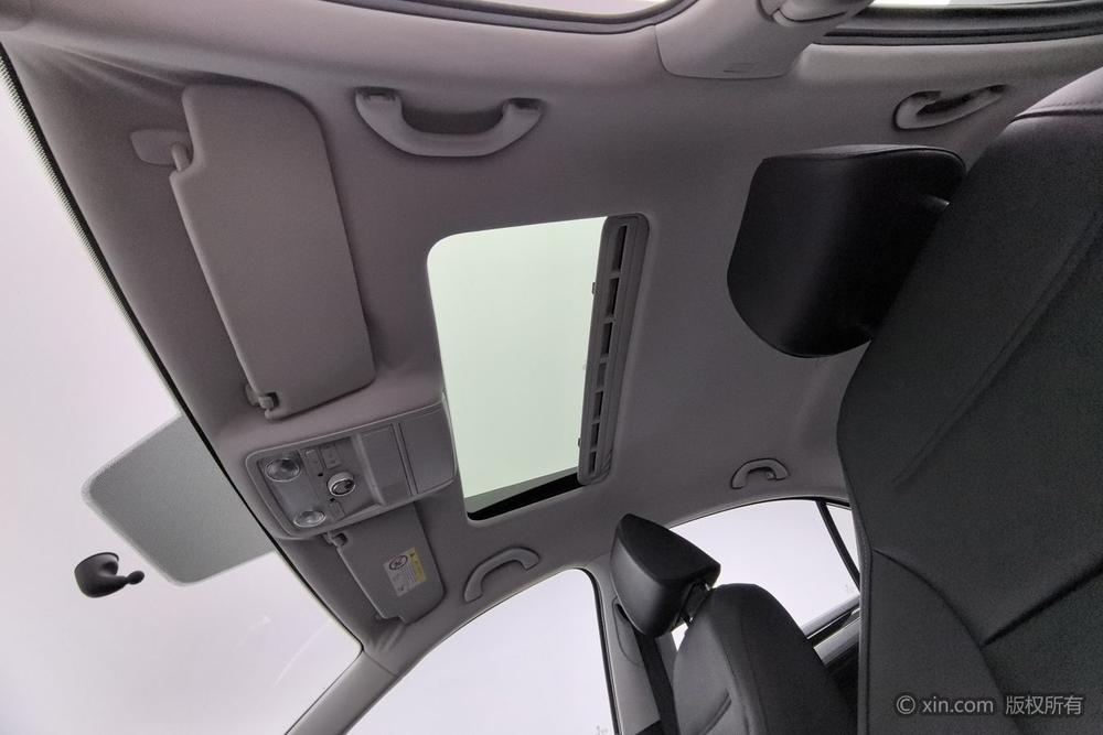 Volkswagen Sagitar 2015 1.6L Manual Comfort – фото 12
