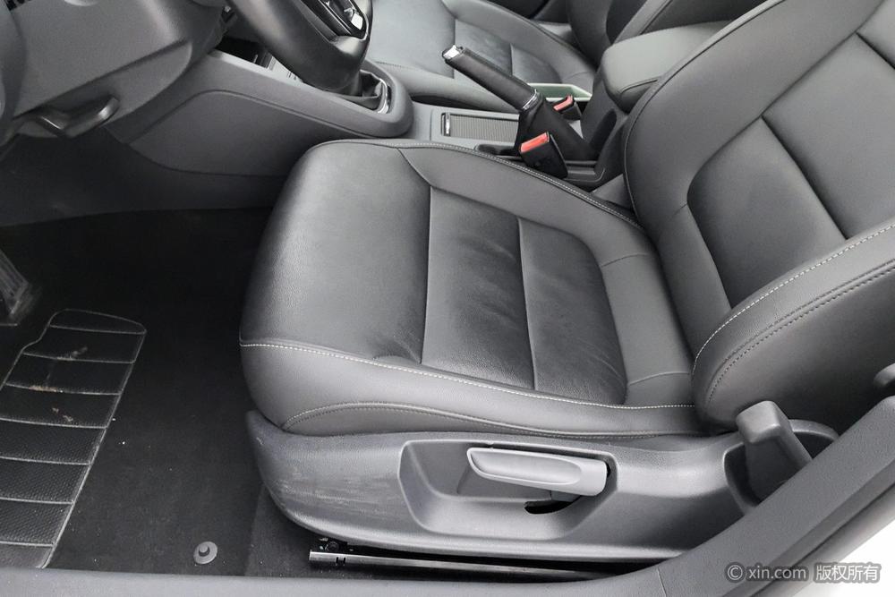 Volkswagen Sagitar 2015 1.6L Manual Comfort – фото 19