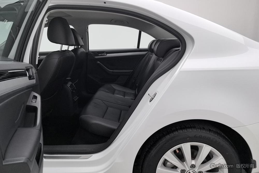 Volkswagen Sagitar 2015 1.6L Manual Comfort – фото 20