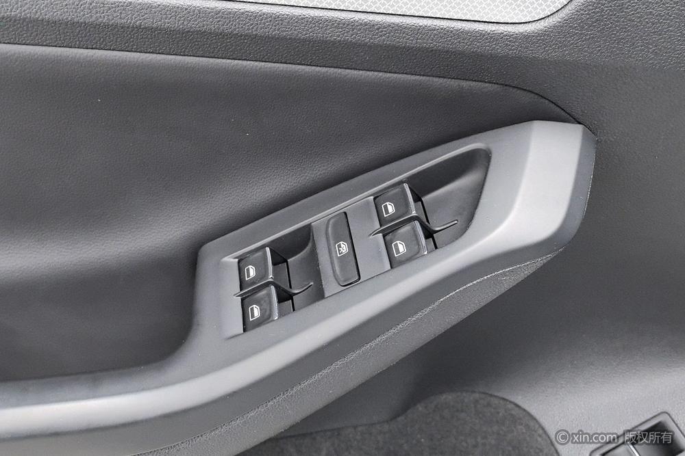 Volkswagen Sagitar 2015 1.6L Manual Comfort – фото 22