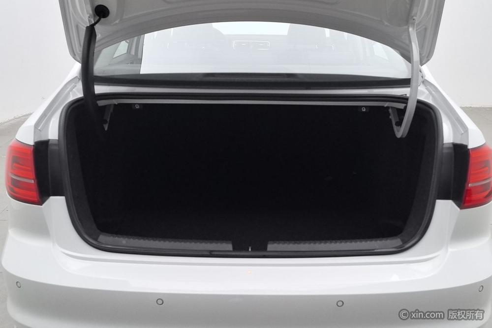 Volkswagen Sagitar 2015 1.6L Manual Comfort – фото 23