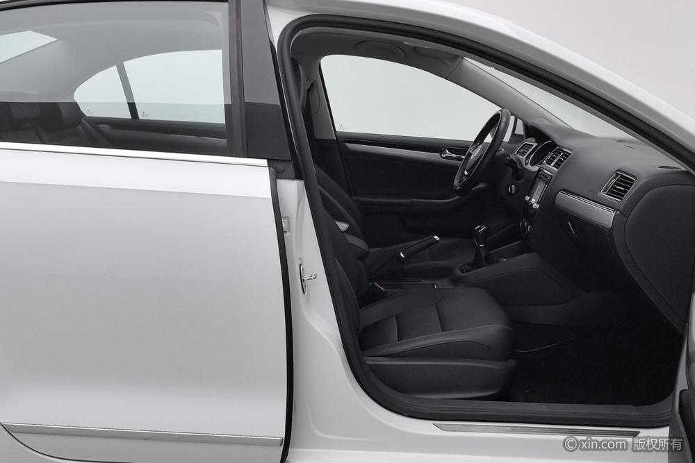 Volkswagen Sagitar 2015 1.6L Manual Comfort – фото 24