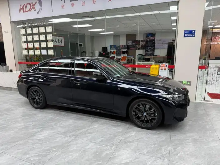 BMW 3 Series 2026 Model 330Li M Sports Night Set – фото 5