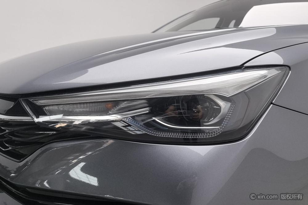 Roewe i5 2021 1.5L Manual Diamond Edition – фото 7