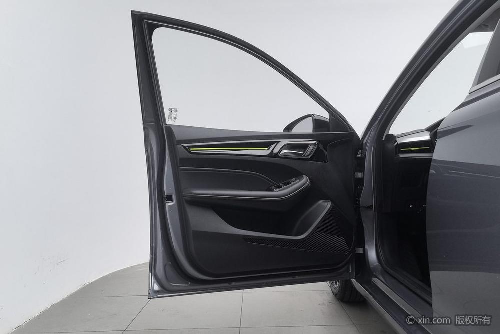 Roewe i5 2021 1.5L Manual Diamond Edition – фото 21