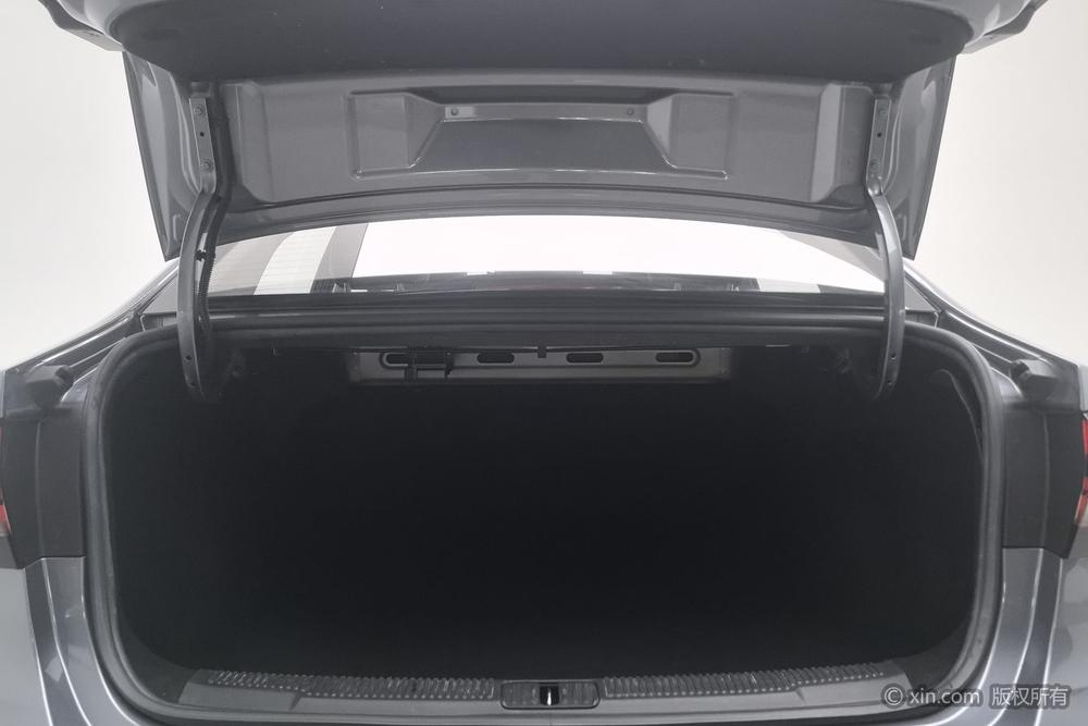 Roewe i5 2021 1.5L Manual Diamond Edition – фото 23