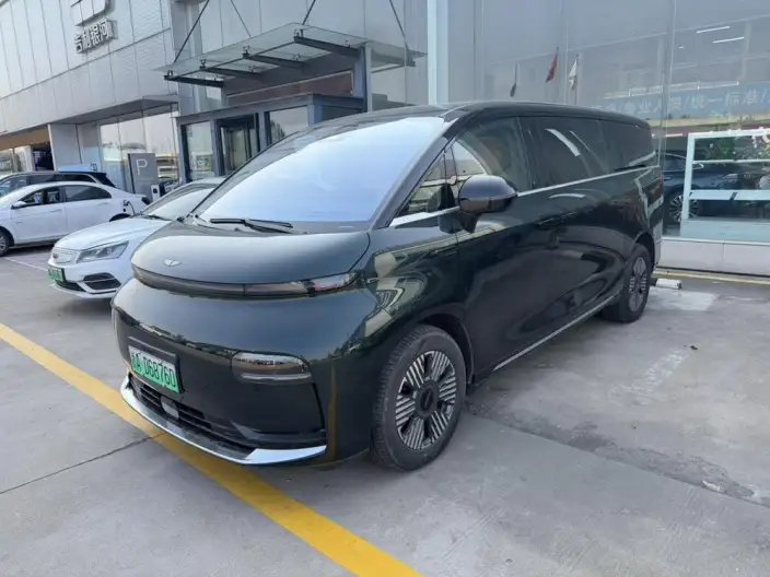 L EV C L380 2024 Model 140kWh 6 seat 4WD Ultra