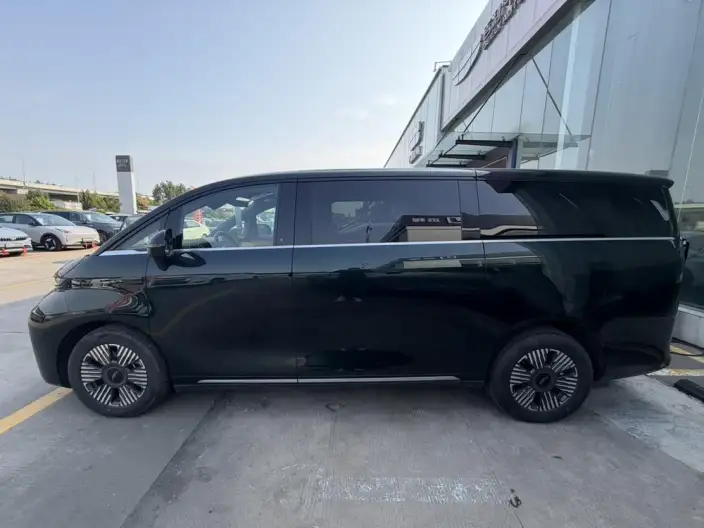 L EV C L380 2024 Model 140kWh 6 seat 4WD Ultra