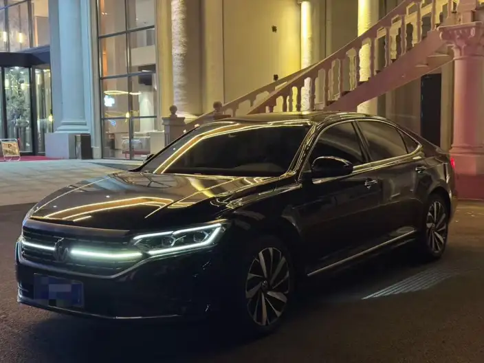 Volkswagen Passat 2022 Model 380TSI Ultimate Edition – фото 1