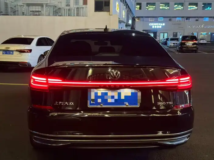 Volkswagen Passat 2022 Model 380TSI Ultimate Edition – фото 5