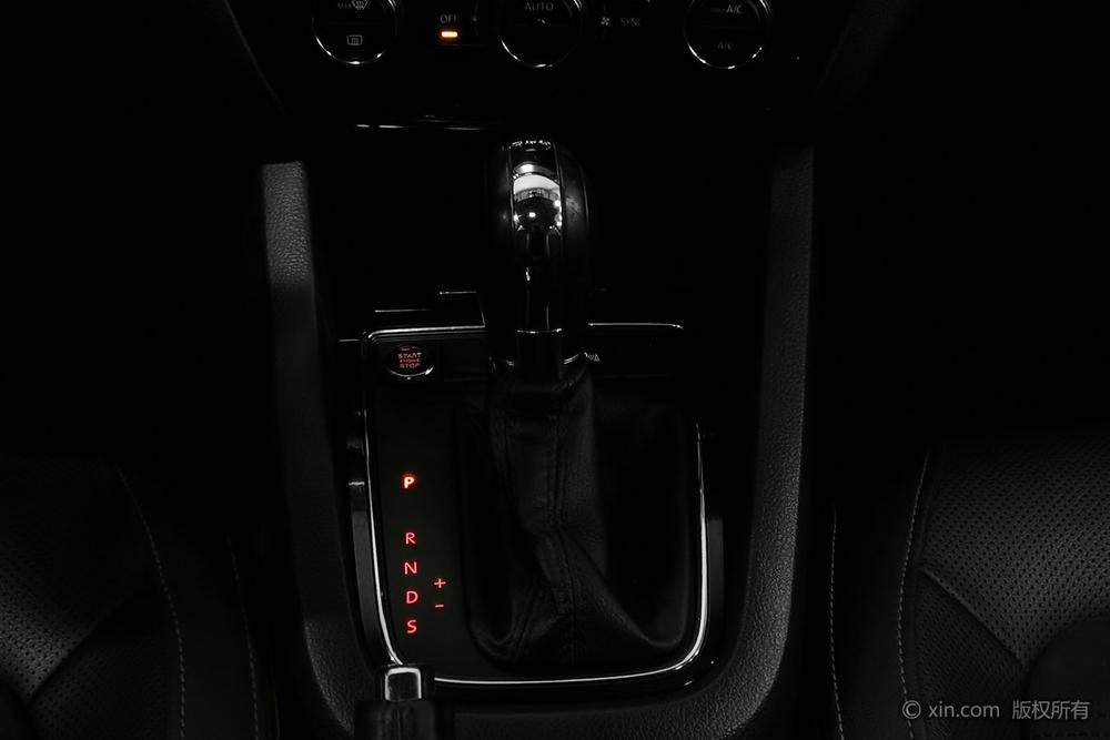 Volkswagen Sagitar 2015 230TSI Automatic Luxury – фото 15