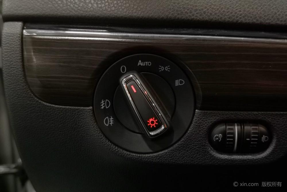 Volkswagen Sagitar 2015 230TSI Automatic Luxury – фото 16