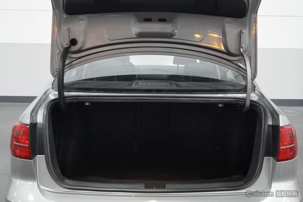 Volkswagen Sagitar 2015 230TSI Automatic Luxury – фото 23