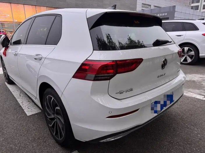 Volkswagen Golf 2023 Model 280TSI DSG Pro – фото 2