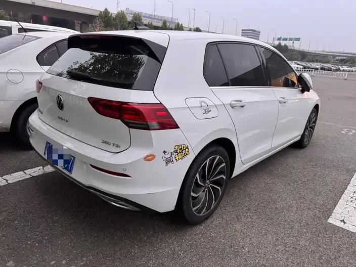 Volkswagen Golf 2023 Model 280TSI DSG Pro – фото 3