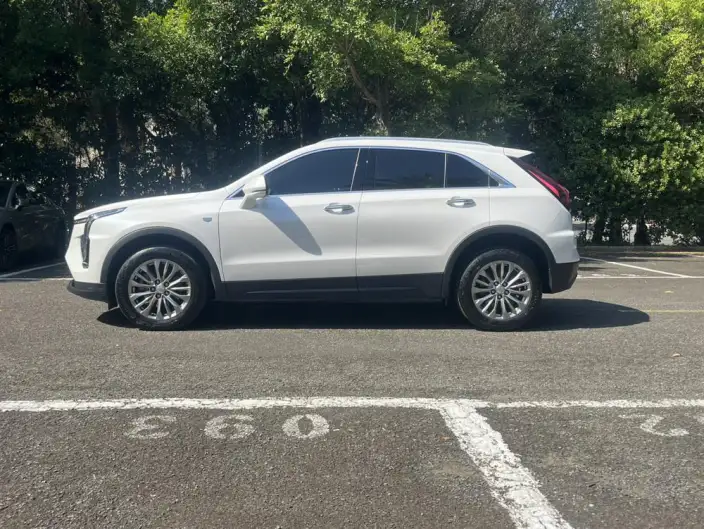 Cadillac XT4 2024 Model 28T 2WD Luxury Model