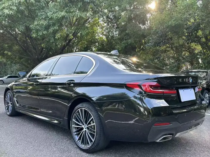 BMW 5 Series 2022 Model Facelift 530Li Leading Model M Sports Set – фото 5