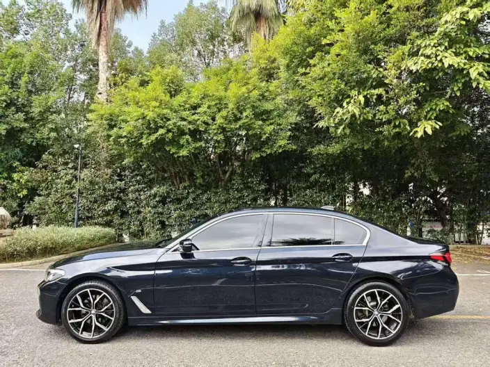 BMW 5 Series 2022 Model Facelift II 525Li M Sports Set – фото 4