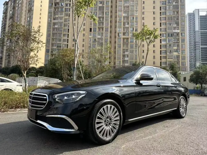 Mercedes-Benz E-Class 2023 Model E 300 L Fashion Model sedan – фото 1