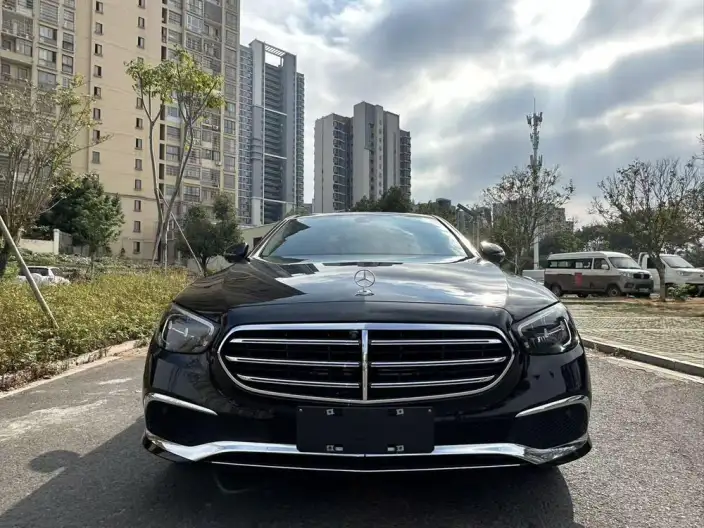 Mercedes-Benz E-Class 2023 Model E 300 L Fashion Model sedan – фото 2
