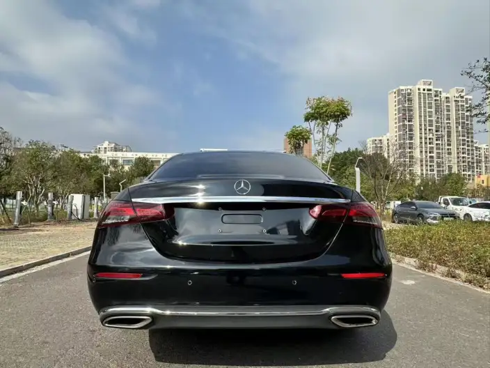 Mercedes-Benz E-Class 2023 Model E 300 L Fashion Model sedan – фото 6