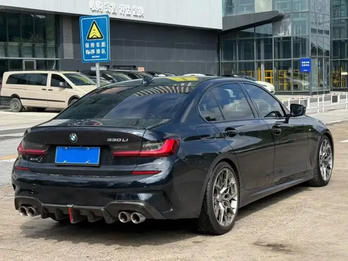 BMW 3 Series 2022 Model 330Li xDrive M Sports Night Set – фото 3