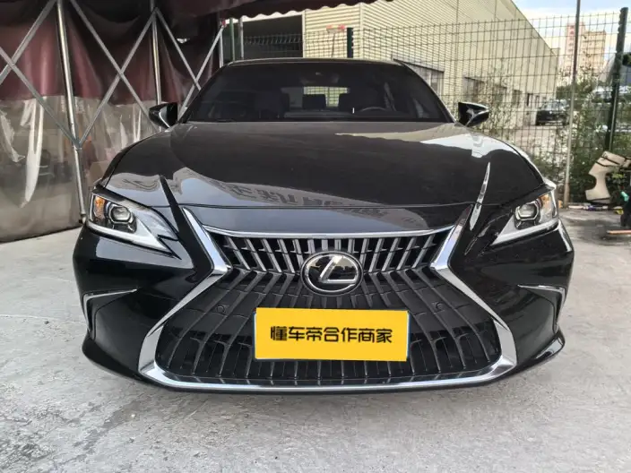 Lexus ES 2023 Model 260 Superior Edition