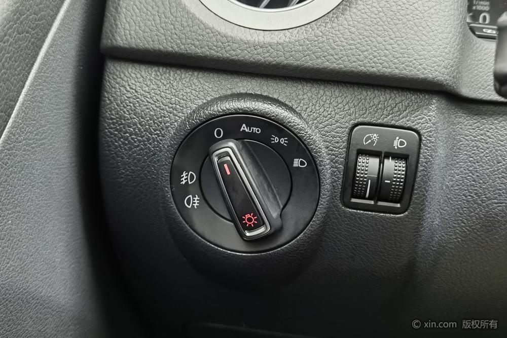 Volkswagen Tiguan 2015 1.8 TSI Automatic AWD Luxury – фото 12