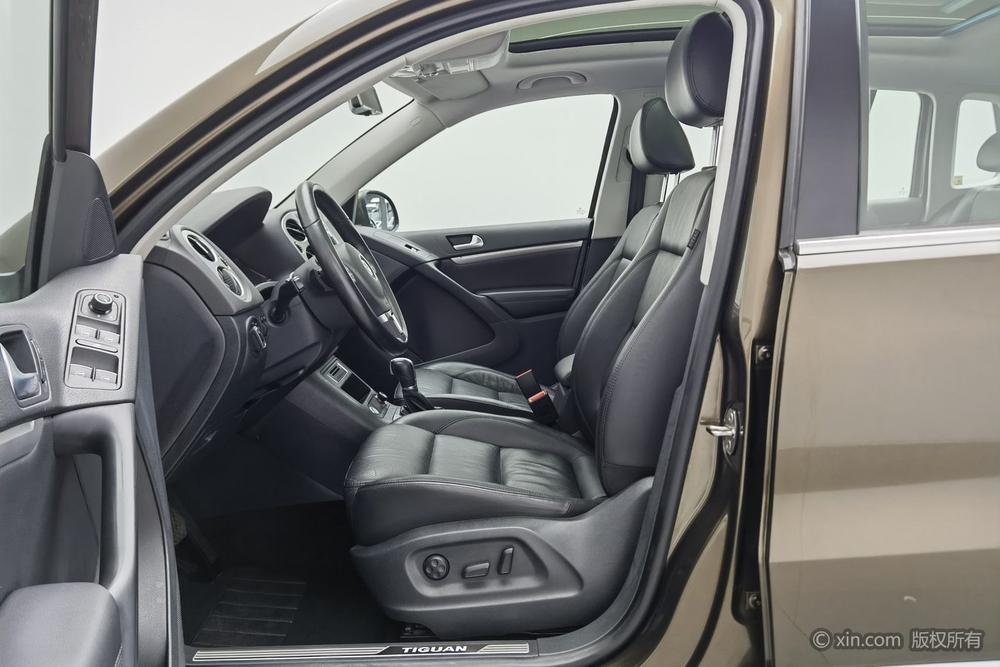 Volkswagen Tiguan 2015 1.8 TSI Automatic AWD Luxury – фото 17