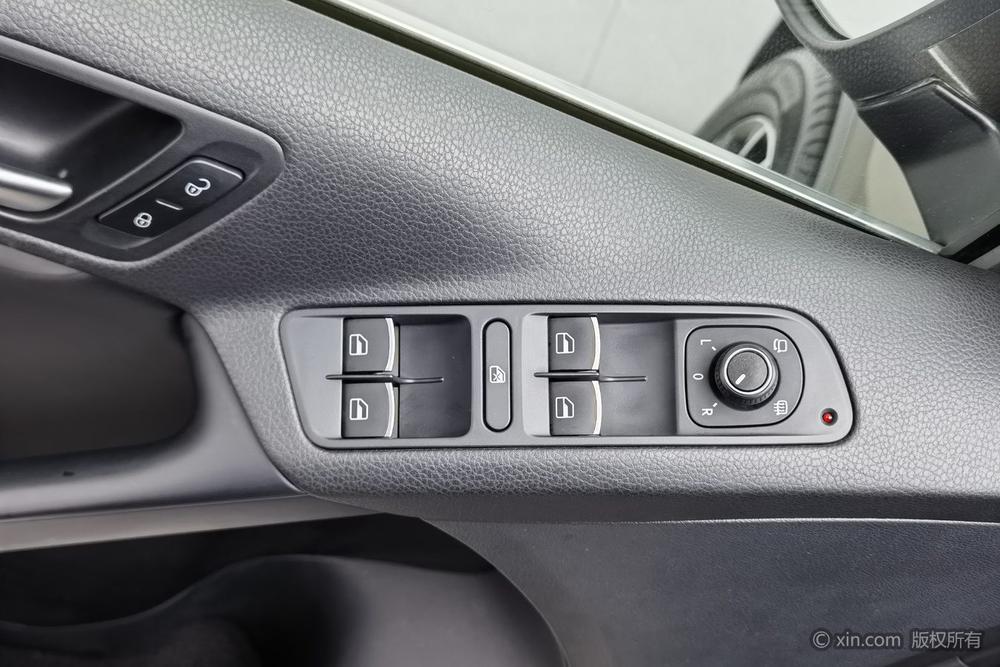 Volkswagen Tiguan 2015 1.8 TSI Automatic AWD Luxury – фото 22