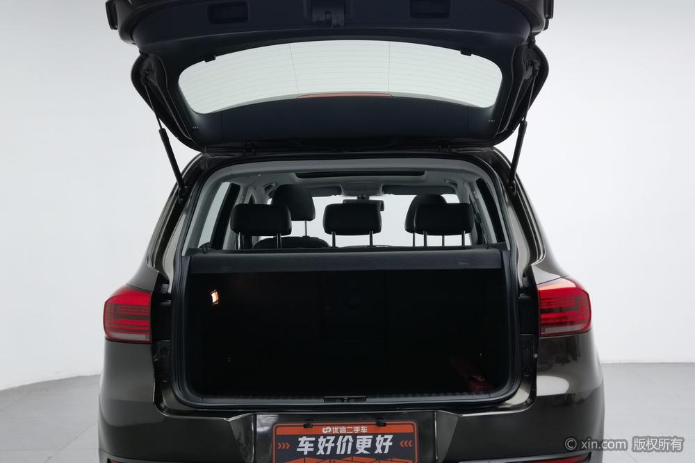 Volkswagen Tiguan 2015 1.8 TSI Automatic AWD Luxury – фото 23