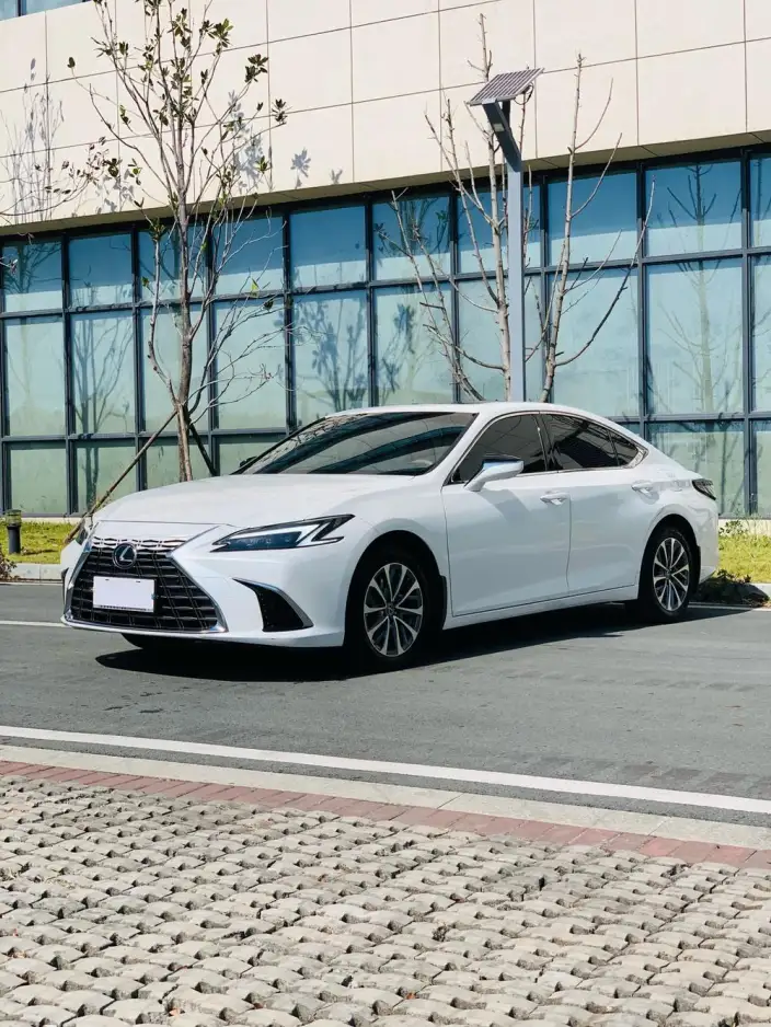 Lexus ES 2025 Model 200 Premium