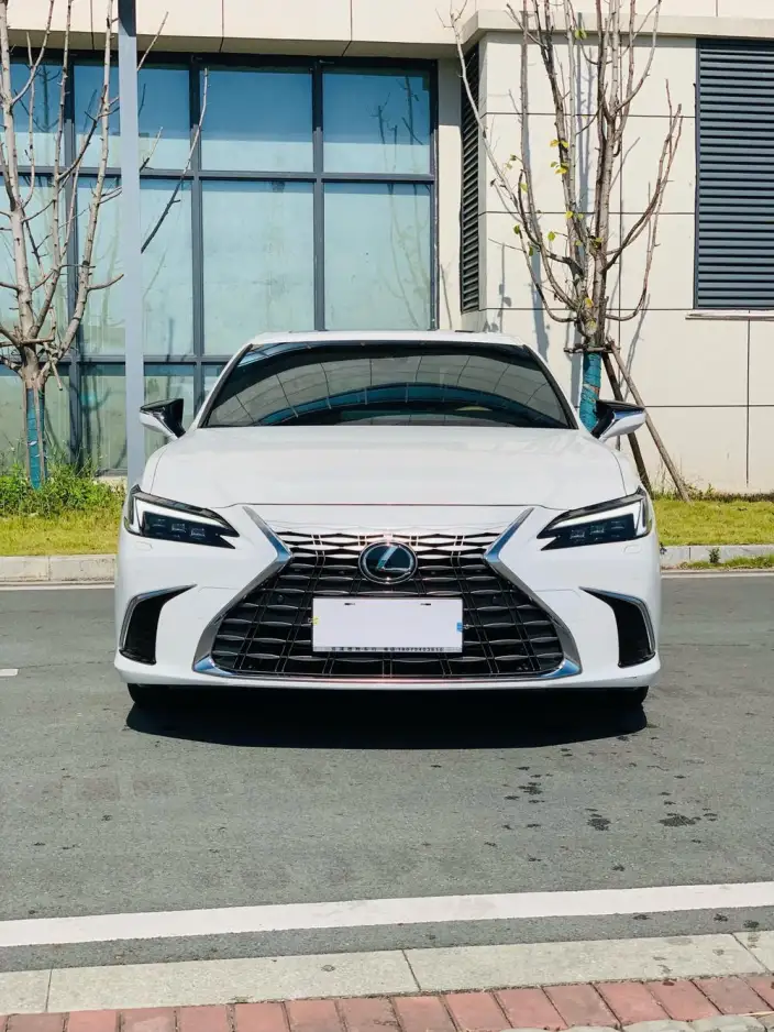 Lexus ES 2025 Model 200 Premium