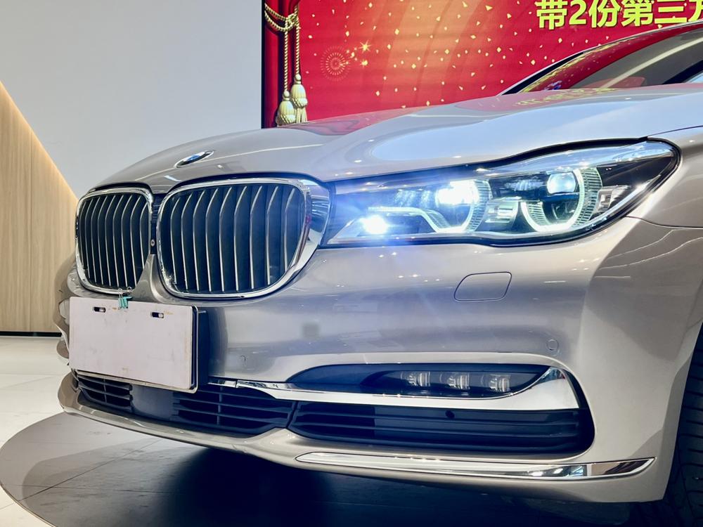 BMW 7 Series 2017 модификация 740Li xDrive Luxury – фото 9