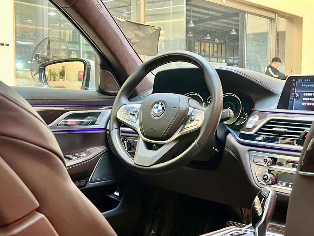 BMW 7 Series 2017 модификация 740Li xDrive Luxury – фото 16