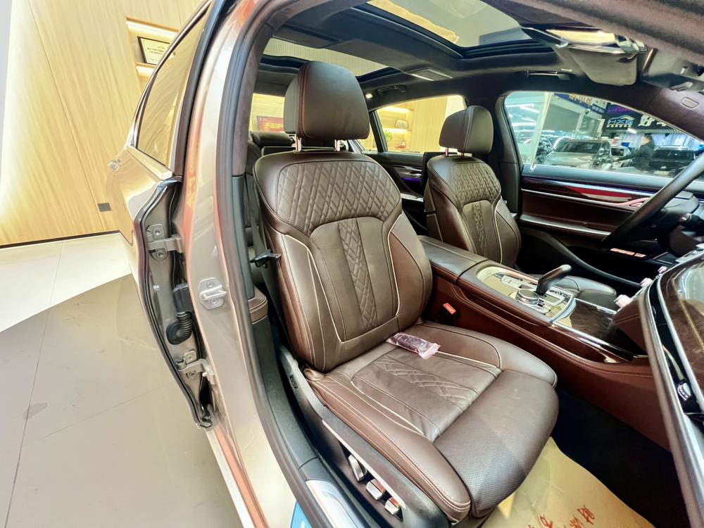 BMW 7 Series 2017 модификация 740Li xDrive Luxury – фото 20